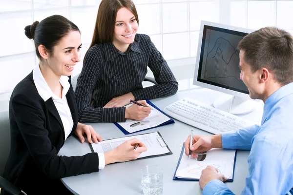 Empresarios en reunión — Foto de Stock