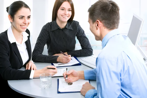 Businesspeople at meeting — Stock Photo, Image