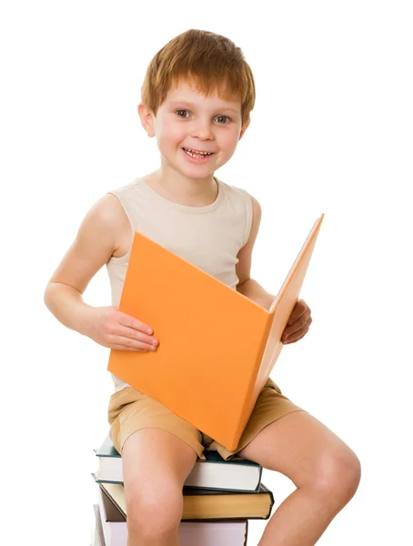 Jongen met de boeken — Stockfoto