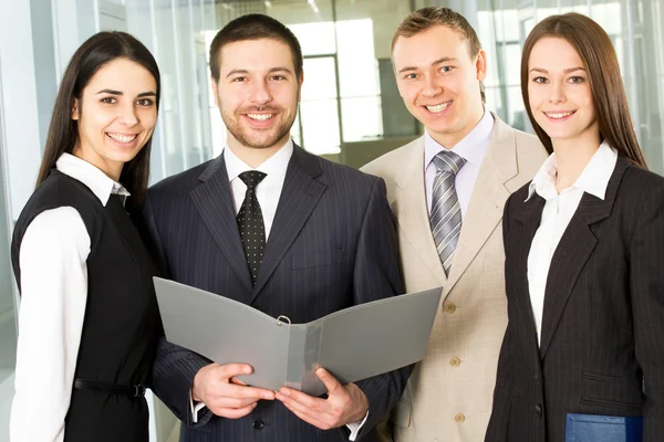 Jóvenes empresarios — Foto de Stock