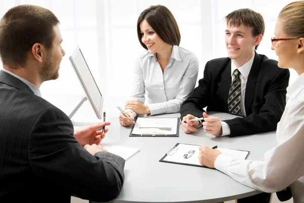 Zakenmensen op vergadering — Stockfoto