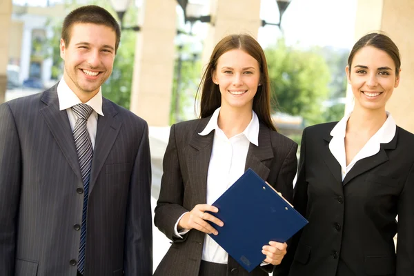 Junge Geschäftsleute — Stockfoto