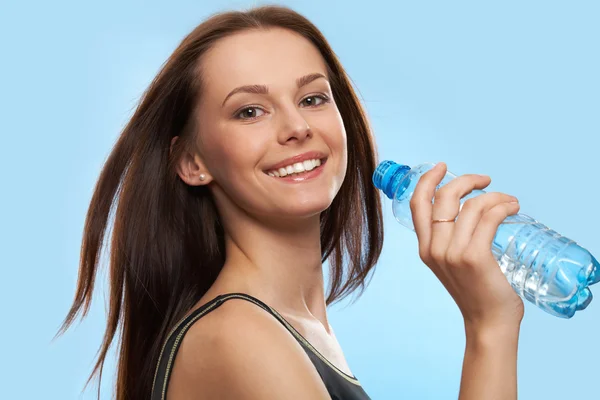 Girl drinking water — Stock Photo, Image