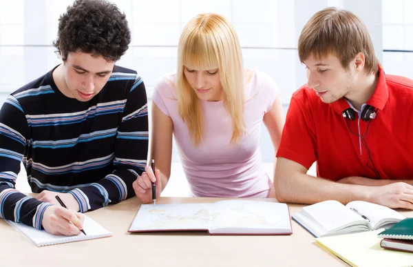 Estudantes em classe — Fotografia de Stock