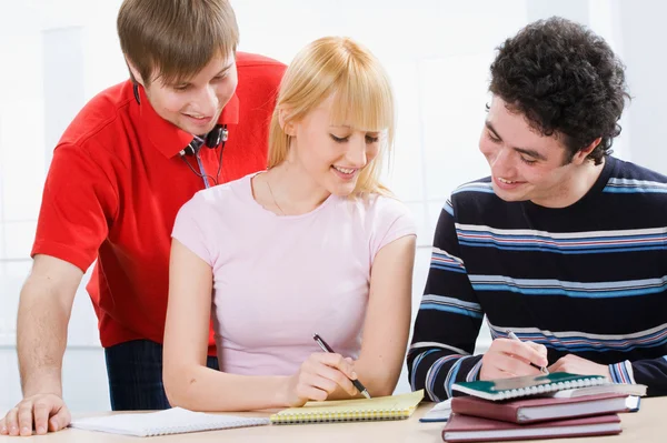 Studenten in de klas — Stockfoto