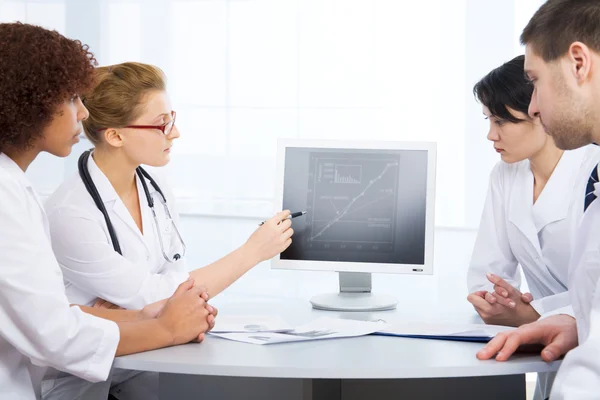 Grup genç doktor