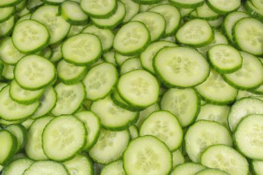 Salatalık dilimleri