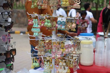 Dekorasyon için geleneksel Thai tarzı ayakkabılar