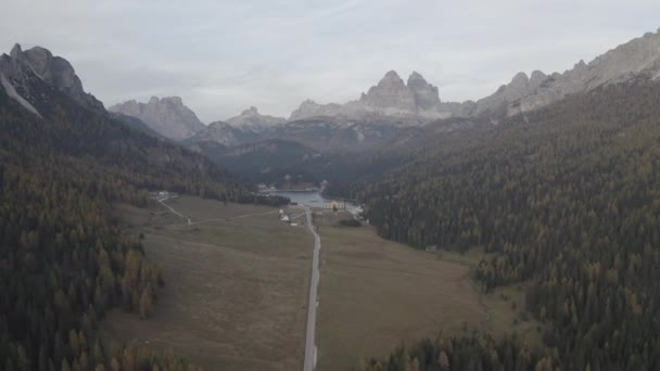Panoramisch Uitzicht Berglandschap Met Blauwe Lucht — Stockvideo