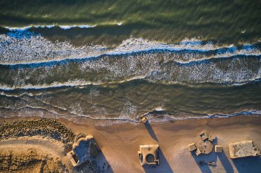 Danimarka 'daki kumsal dalgalarından drone görüntüsü