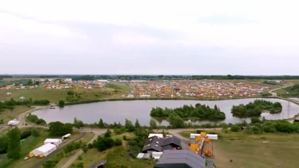 Panorama Tende Che Posano Grande Campo Danimarca — Video Stock