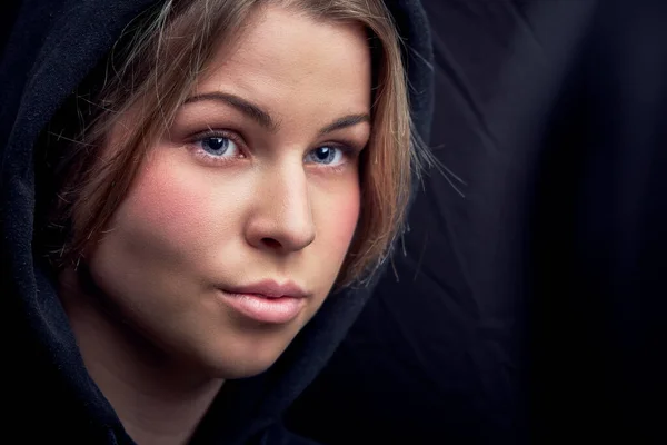 Close Young Woman Black Hood — Stock Photo, Image