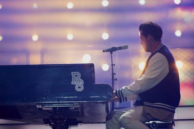 Danimarkalı sanatçı Rasmus Sebach Nibe Festivali 'nde çalıyor