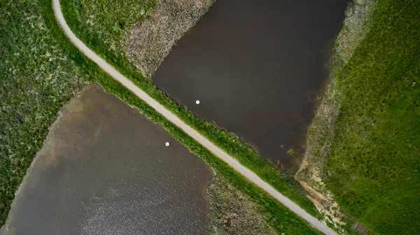 Göl Üzerindeki Köprü Drone Atışı — Stok fotoğraf