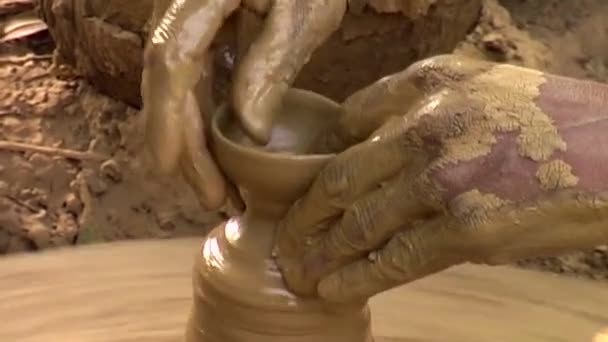 Potter's Hands Creating New Pot — Stock Video