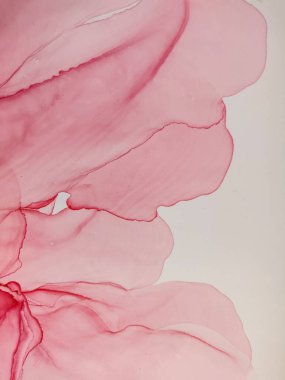 Alkol mürekkebinin arka plan dokusu kırmızı renkte. Damlaları ve lekeleri olan soyut ateş boyası.