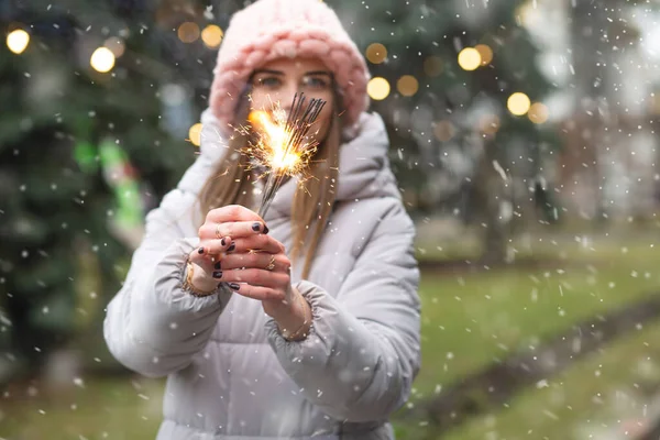 Positive Smiling Woman Having Fun Sparklers New Year Tree Snowfall — Stock Photo, Image