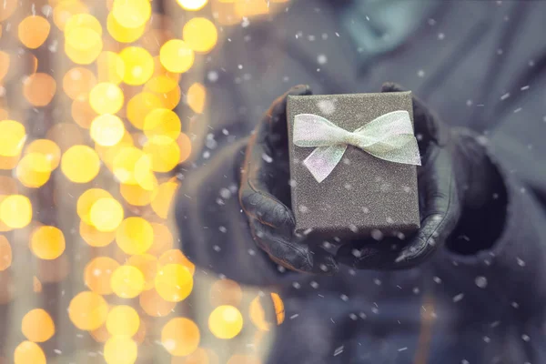 Woman Hand Holding Small Gift Box Bow Background Christmas Blurred — Stock Photo, Image