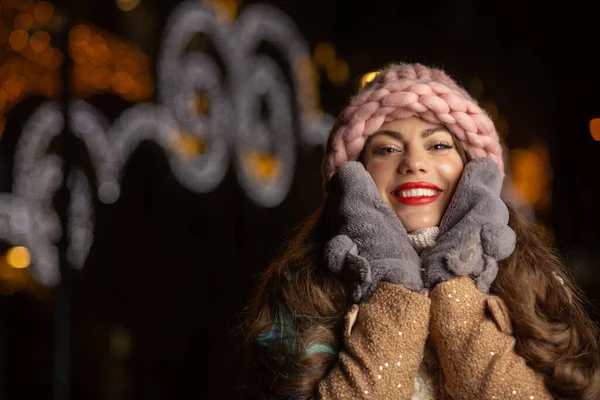 Merry Young Woman Pink Hat Walking Evening City Winter Empty — Stock Photo, Image