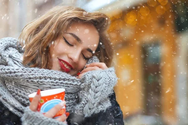 Dreamy Young Woman Cup Coffee Walking Decorated Showcases Snowy Weather — Stock Photo, Image