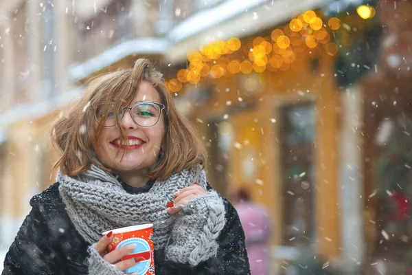 Pleased Young Woman Glasses Cup Coffee Walking Decorated Showcases Snowy — Stock Photo, Image