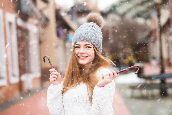 Emotional Young Woman Enjoying Winter Holidays Colorful Lollipop Street — Stock Photo, Image