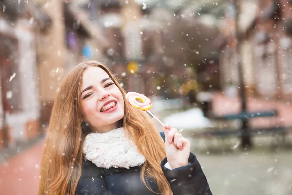 Cool Young Woman Enjoying Winter Holidays Colorful Lollipop Street Empty — Stock Photo, Image