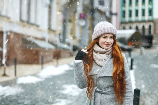 Elegant Red Haired Woman Walking Street Christmas Holidays Space Text — Stock Photo, Image