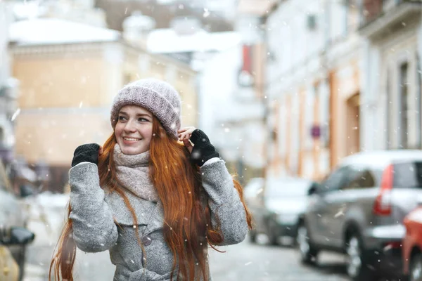 Glorious Red Haired Woman Walking Street Christmas Holidays Space Text — Stock Photo, Image