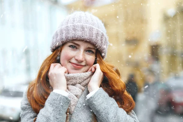 Closeup Street Portrait Cheerful Red Haired Woman Walking Old City — Stock Photo, Image
