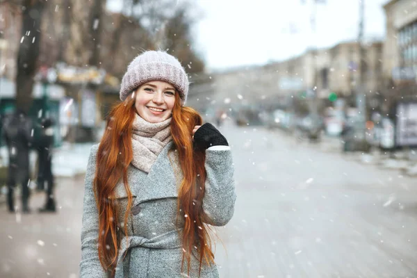 Expressive Red Haired Woman Wears Coat Walking City Snowfall Space — Stock Photo, Image