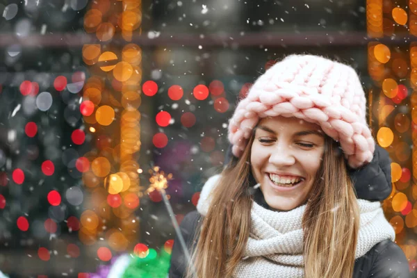 Cool Young Woman Playing Sparkling Lights Street Empty Space — Stock Photo, Image