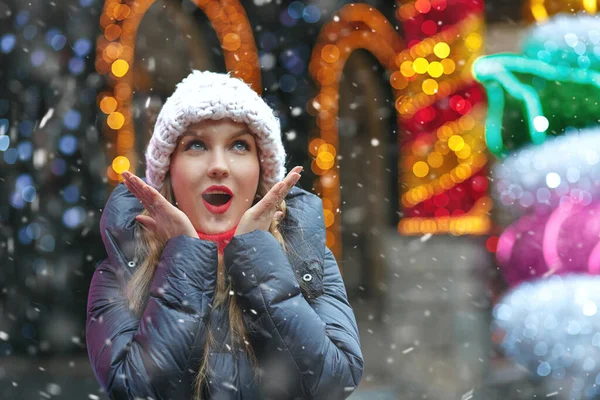 Surprised Lovely Woman Walking New Year Fair Snowfall Empty Space — Stock Photo, Image