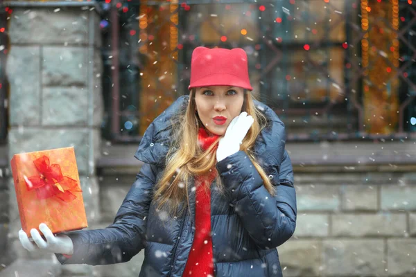 Merry Blond Woman Gift Box Street Christmas Market Snowfall Empty — Stock Photo, Image