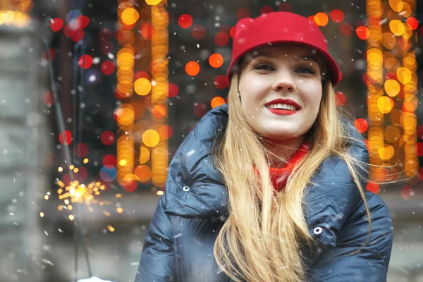 Lovely Blond Woman Wears Red Hat Playing Bengal Lights Holiday — Stock Photo, Image