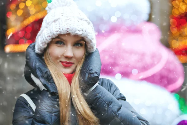 Adorable Blond Woman Wears Knit Cap Walking Winter Fair Snowfall — Stock Photo, Image