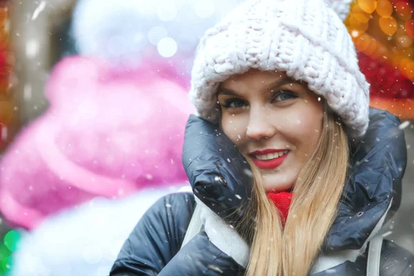 Charming Blond Woman Wears Knit Cap Walking Winter Fair Snowfall — Stock Photo, Image