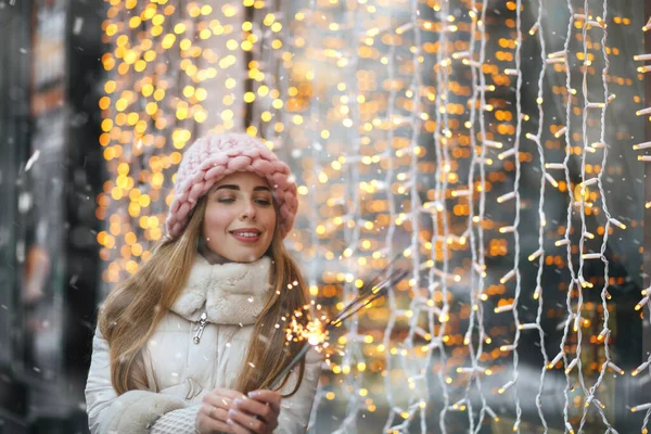 Lovely Blond Woman Playing Sparklers Decorated Showcase Empty Space — Stock Photo, Image