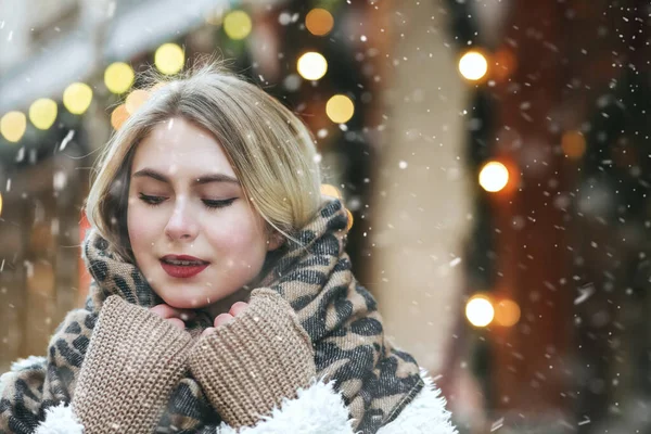 Attractive Young Woman Wears Warm Scarf Walking City Snowfall Empty — 图库照片