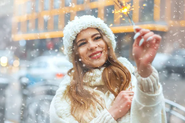 Excited Blond Woman Winter Apparel Having Fun Sparklers Snowfall — Stock Photo, Image