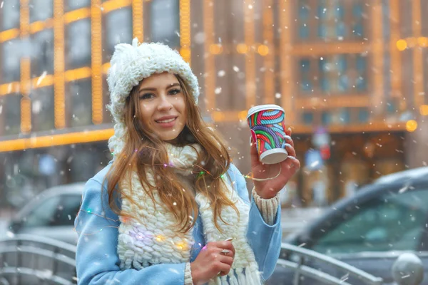 Adorable Blond Woman Drinking Tea Christmas Street Fair Snowfall Empty — Stock Photo, Image