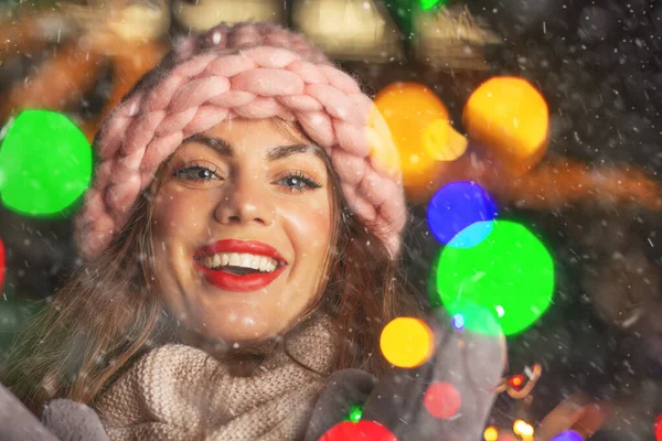Excited Young Woman Enjoying Snow Posing Garlands City Empty Space — Stock Photo, Image