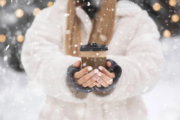 Young Blond Woman Holding Tea Cup Street Winter — Stock Photo, Image