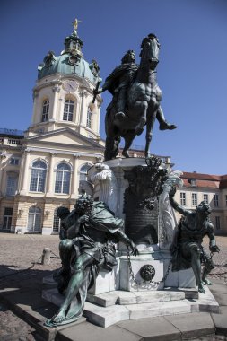 Charlottenburg Sarayı