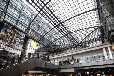 Berlin Merkez İstasyonu