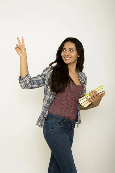 Jong Gelukkig Latijn Student Studeren Witte Achtergrond — Stockfoto