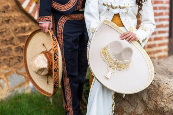 Beautiful Well Dressed Couple Charros Old Hacienda — Stock Photo, Image