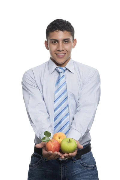 Fiatal Üzletember Kék Nyakkendővel Kezében Három Egészséges Színes Gyümölcsöt Mutat — Stock Fotó