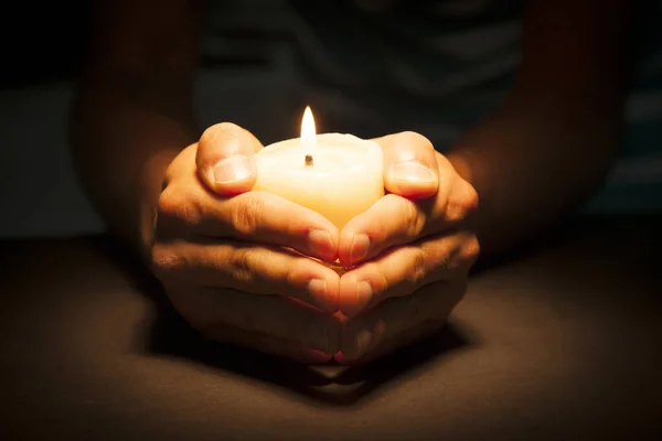 Προσεύχεται Χέρια Κερί Μαύρο Φόντο — Φωτογραφία Αρχείου