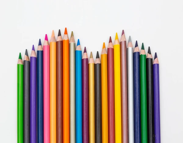 Lápis Coloridos Linha Com Onda Fundo Brancocolorido — Fotografia de Stock
